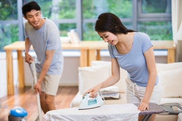 Vợ chồng phân công công việc nhà 