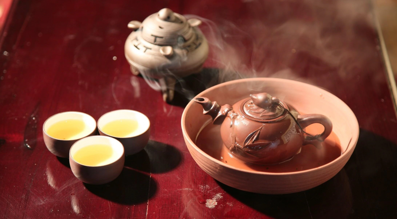 Nghệ thuật pha trà Trung Quốc thật sự đặc sắc và thu hút mọi người muốn tìm hiểu